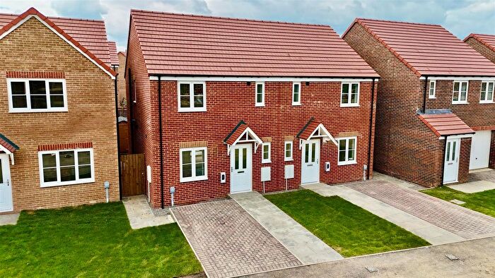 3 Bedroom Semi-Detached House To Rent In Thistley Drive, Pelaw, Gateshead, NE10