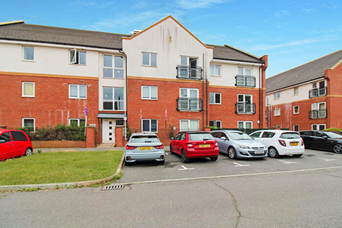 1 Bedroom Flat For Sale In Brook Mead, Basildon, SS15