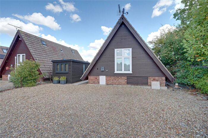 1 Bedroom Bungalow To Rent In Lakeside, Isleham Marina, Fen Bank, Isleham, CB7