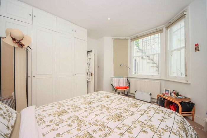 2 Bedroom Flat To Rent In Gwendwr Road, London, Greater London, W14