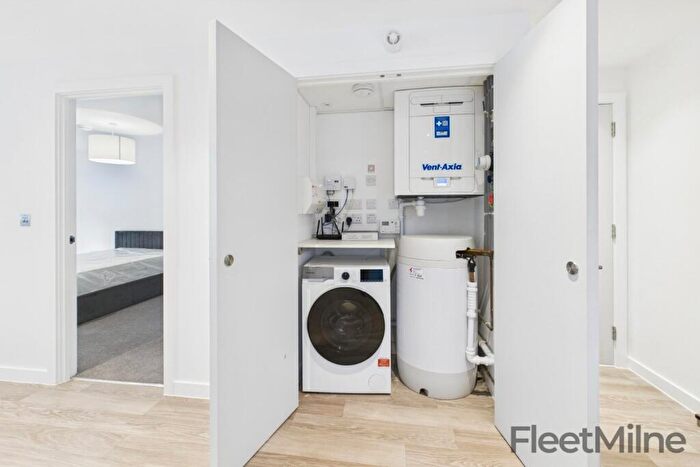 2 Bedroom Apartment To Rent In Lionel Street, B3