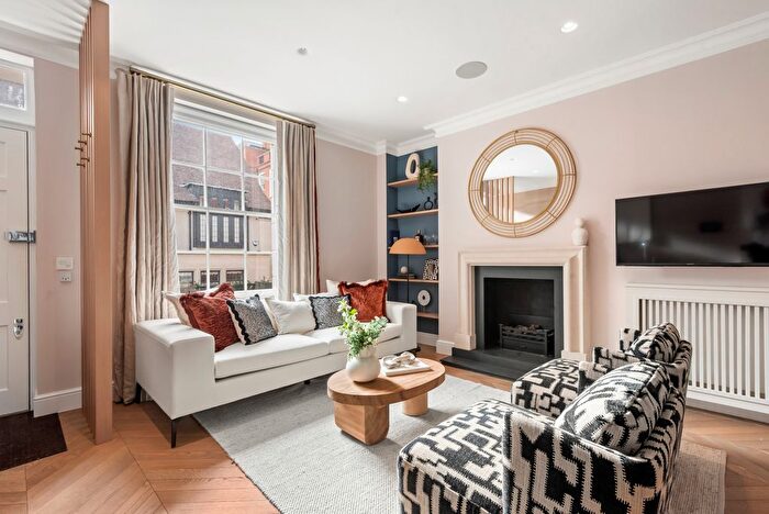 4 Bedroom Terraced House For Sale In Glebe Place, London, SW3