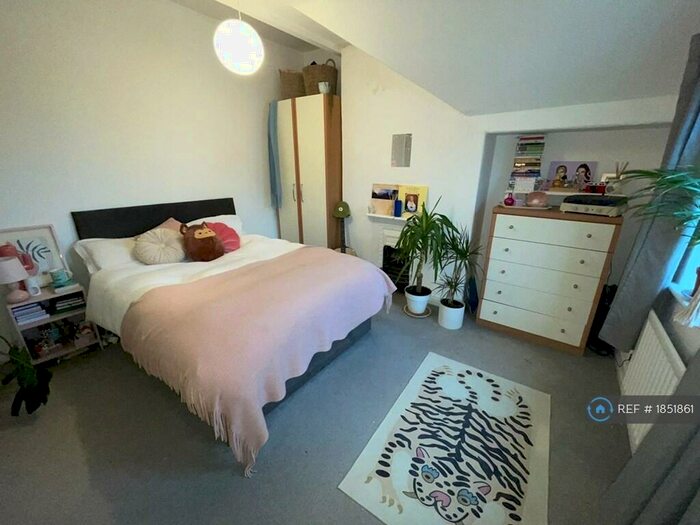 4 Bedroom Terraced House To Rent In Hawthorn View, Leeds, LS7