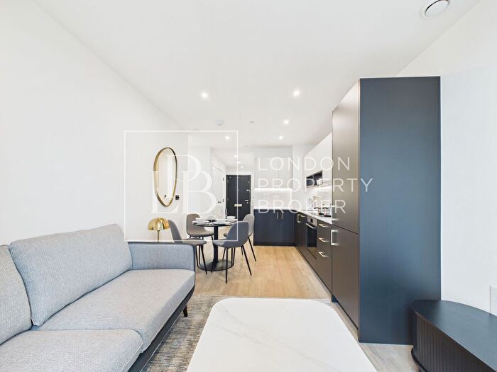 1 Bedroom Flat To Rent In Redwood Tower, Twelve Trees Park, E16