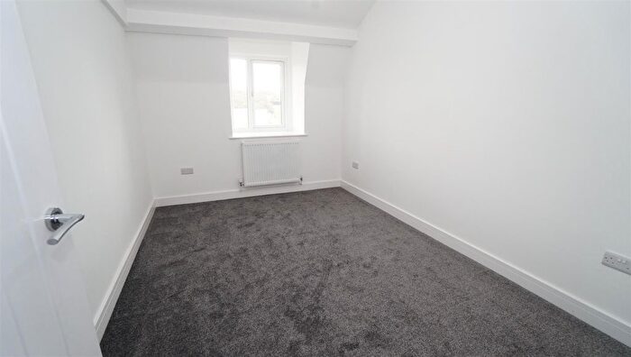 1 Bedroom Flat To Rent In Atkinson Street, Shipley, BD18