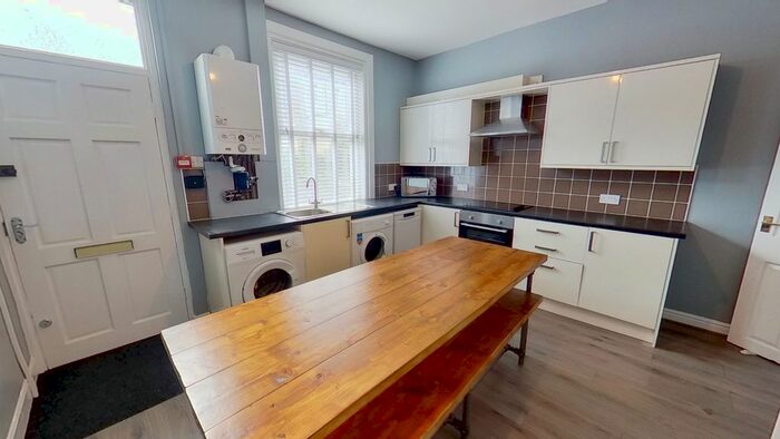 6 Bedroom Terraced House To Rent In St Anns Avenue, Burley, Leeds, LS4