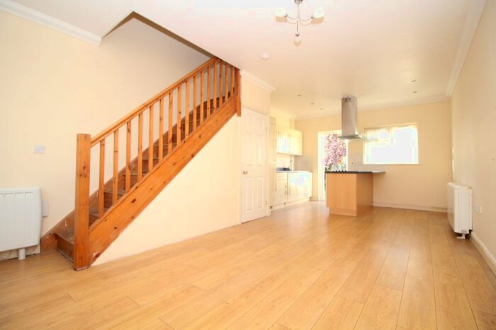 2 Bedroom End Of Terrace House To Rent In Temple Avenue, Dagenham, RM8