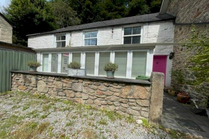 2 Bedroom Cottage To Rent In Riverside, Truro, TR3