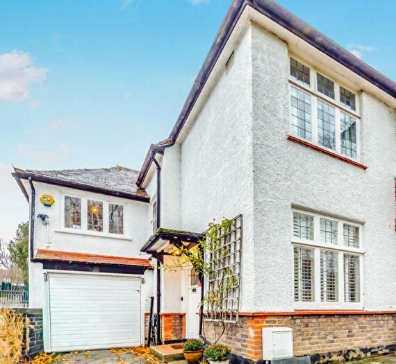 4 Bedroom Property To Rent In Haling Park Road, South Croydon, CR2