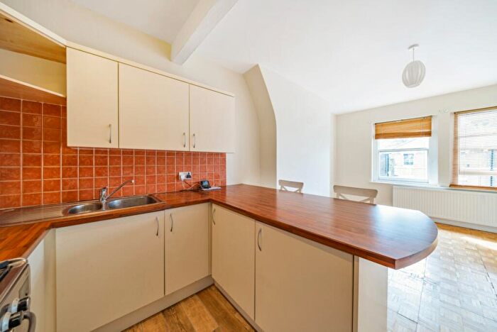2 Bedroom Flat To Rent In Penford Street, London, SE5