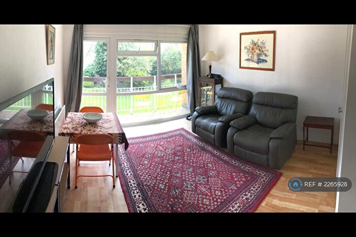 2 Bedroom Flat To Rent In Cedar Road, Sutton, SM2
