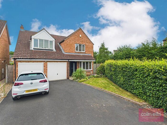 4 Bedroom Detached House For Sale In Curlew Drive, Crossgates, Scarborough, YO12