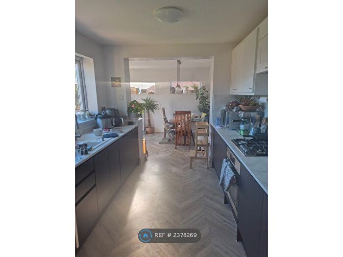 3 Bedroom Detached House To Rent In Harford Road, Scarborough, YO11