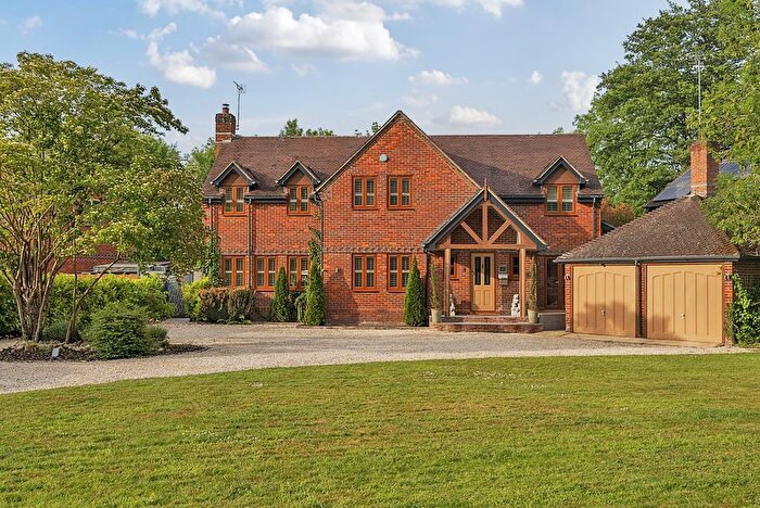 4 Bedroom Detached House For Sale In Dewe Lane, Burghfield, Reading, RG30