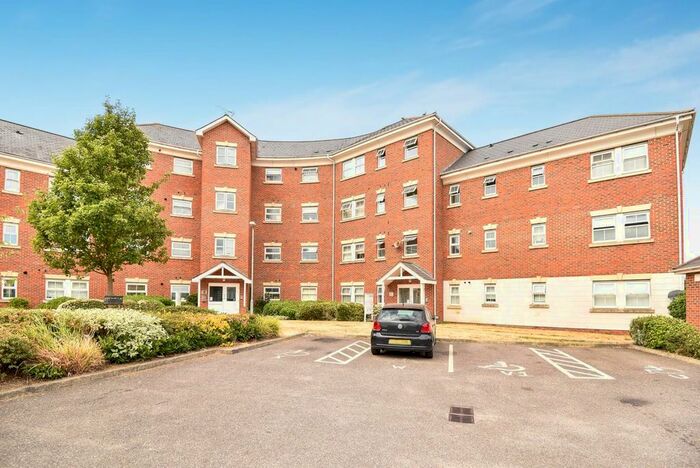 2 Bedroom Flat To Rent In Crispin Way, Uxbridge, UB8