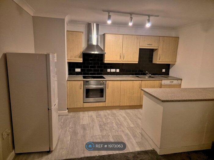 2 Bedroom Flat To Rent In Pincent, Millsands, S3