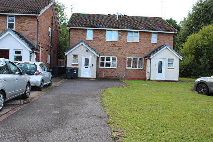 2 Bedroom Maisonette To Rent In Avebury Close, Nuneaton, CV11