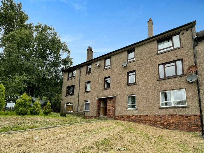 3 Bedroom Flat To Rent In Loganlee Terrace, Dundee, DD2