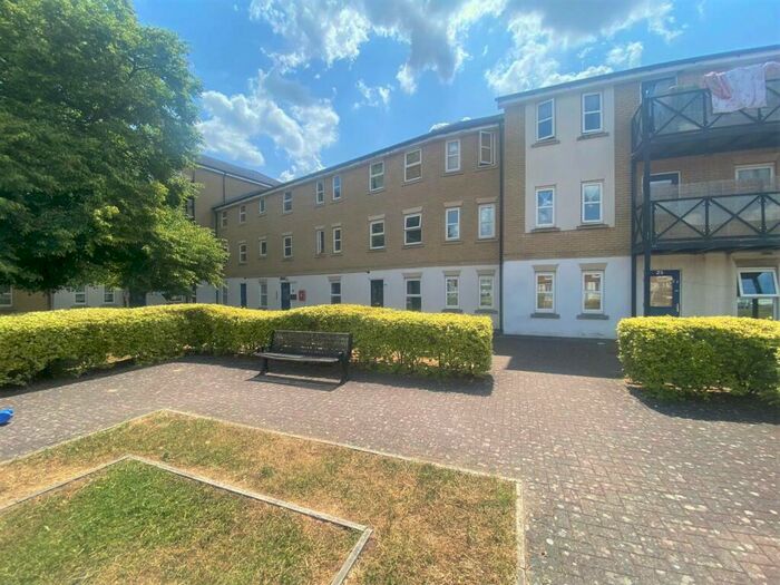 2 Bedroom Apartment To Rent In Norwich Crescent, Chadwell Heath, Romford, RM6