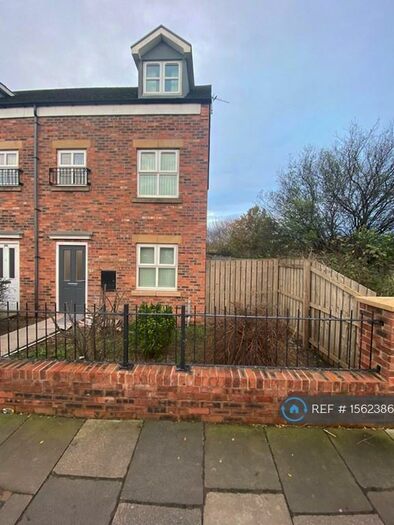 3 Bedroom End Of Terrace House To Rent In Fossway, Newcastle Upon Tyne, NE6