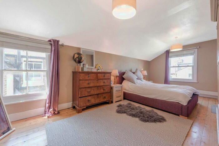 2 Bedroom Flat To Rent In Marmion Road, Battersea, London, SW11
