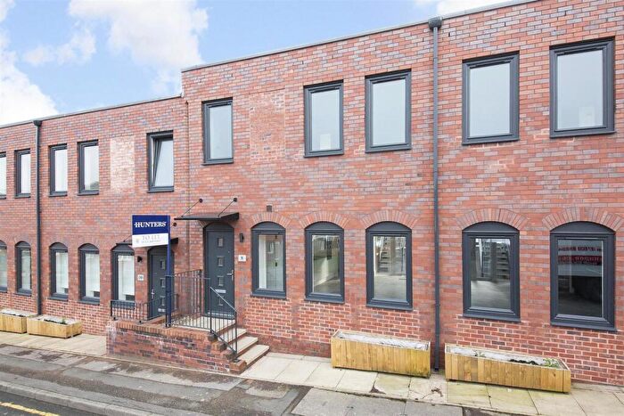 2 Bedroom Terraced House To Rent In Melbourne Street, Leeds, West Yorkshire, LS2