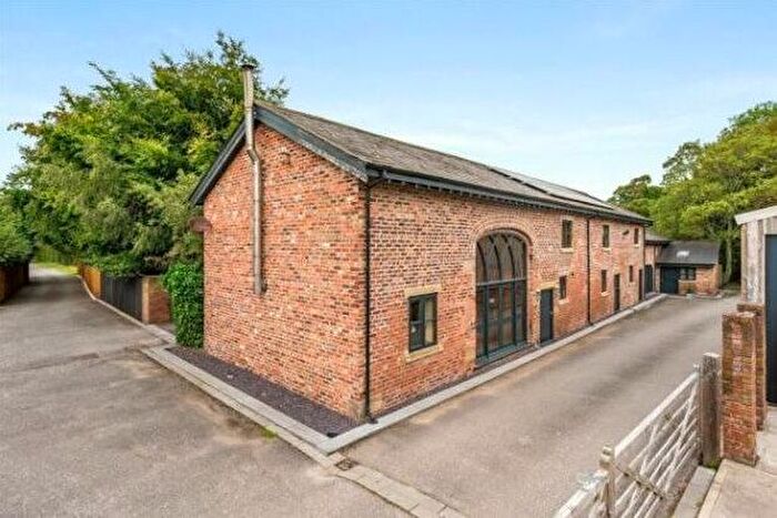 4 Bedroom Barn Conversion To Rent In Southport Road, Ormskirk, L40