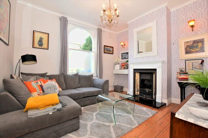 1 Bedroom Flat To Rent In Reverdy Road, London, SE1