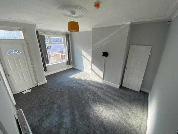 2 Bedroom Property To Rent In Sutherland Terrace, Harehills, LS9