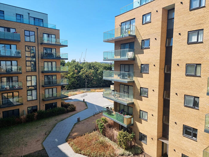 3 Bedroom Flat To Rent In Millpond, London, DA1