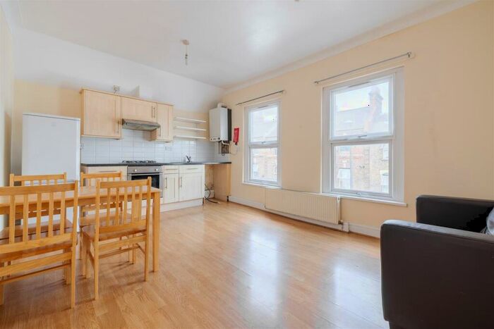 2 Bedroom Apartment To Rent In Hoe Street, Walthamstow, E17