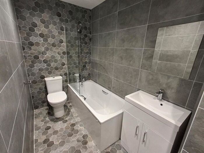 2 Bedroom Flat To Rent In Llandaff Road, Canton, Cardiff, CF11