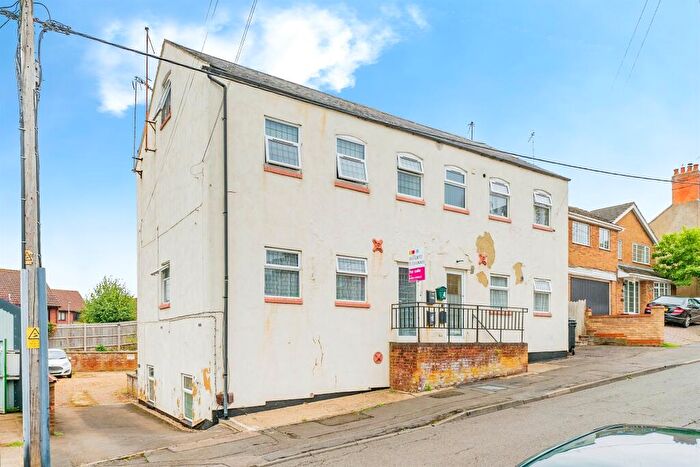 1 Bedroom Flat For Sale In Park Road, Raunds, Wellingborough, NN9