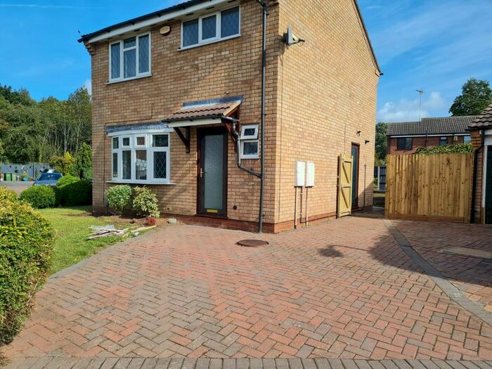 3 Bedroom Detached House To Rent In Grosvenor Close, Glen Parva, Leicester, LE2