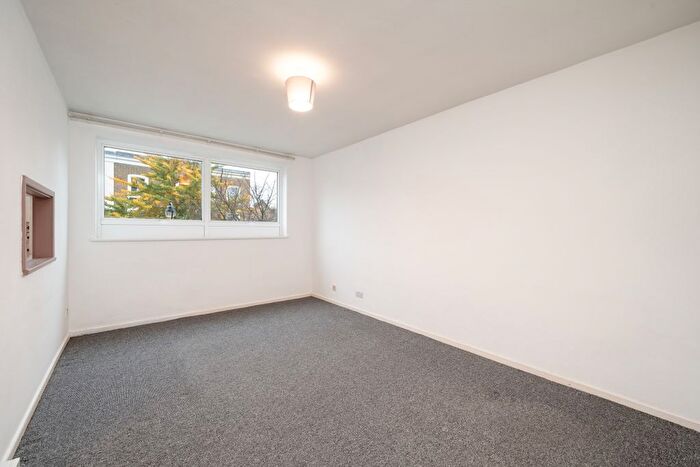 1 Bedroom Flat To Rent In St. Stephens Terrace, London, SW8