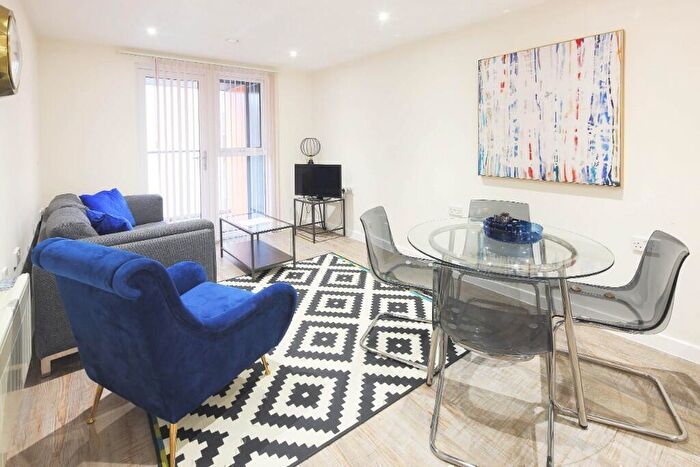 1 Bedroom Apartment To Rent In Queensway, Southampton, Hampshire, SO14