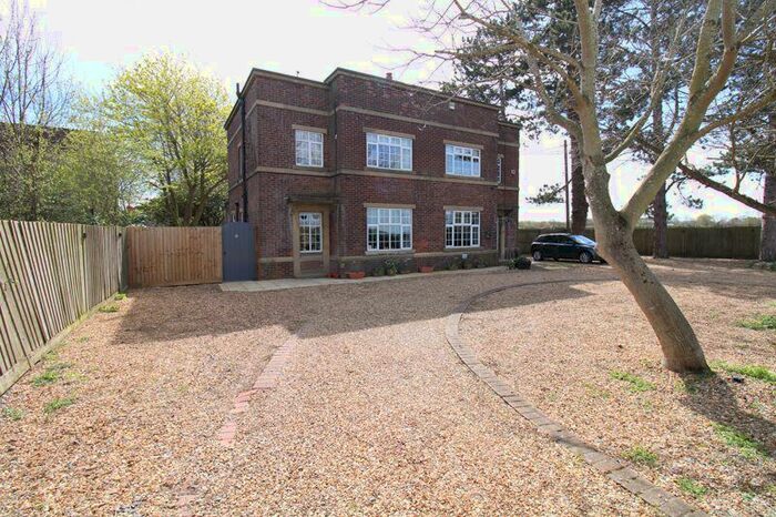 5 Bedroom Detached House For Sale In Cambridge Road, Dunton, SG18