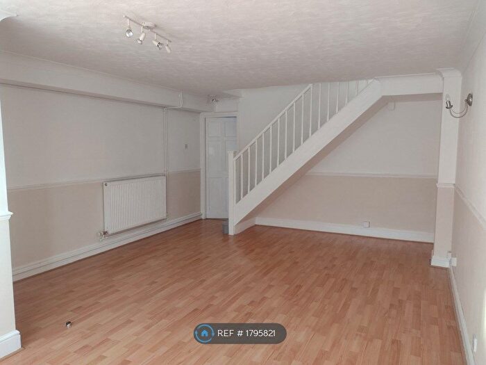 3 Bedroom Terraced House To Rent In Waveney Road, Ipswich, IP1