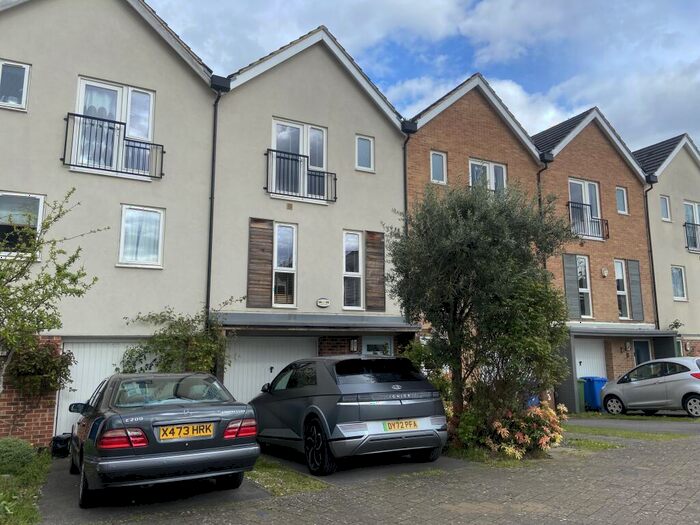 4 Bedroom Terraced House To Rent In Typhoon Close, Bracknell, RG12