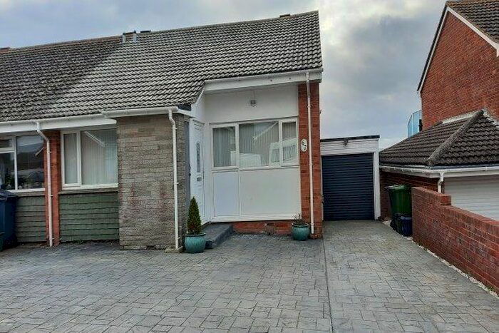 2 Bedroom Bungalow To Rent In Langstone Drive, Exmouth EX8