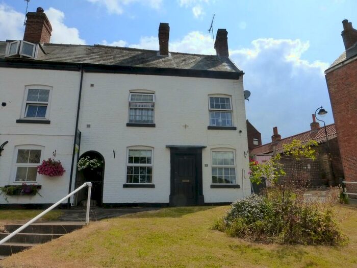 2 Bedroom End Of Terrace House To Rent In Plough Hill, Caistor, Lincolnshire, LN7