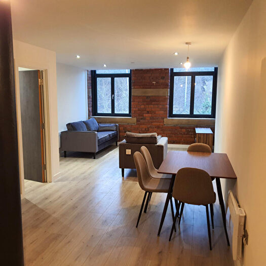 2 Bedroom Apartment To Rent In Conditioning House, Cape Street, Bradford, Yorkshire, BD1