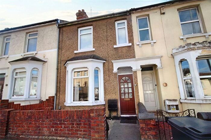 3 Bedroom Terraced House For Sale In Kingshill Road, Kingshill, Swindon, SN1