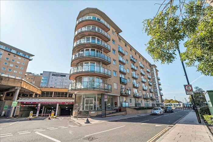 1 Bedroom Flat For Sale In Bergenia House, Feltham, Middlesex, TW13