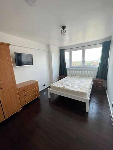3 Bedroom Flat To Rent In Fontley Way, London, SW15