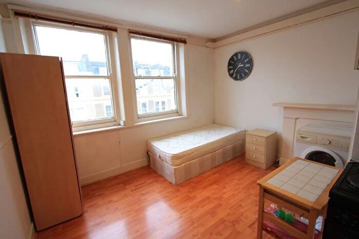 Studio To Rent In Penywern Road, London, SW5