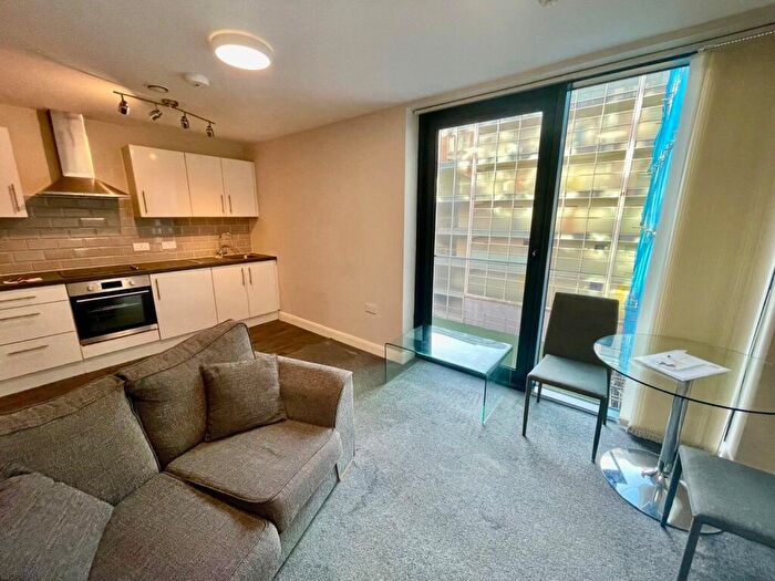 2 Bedroom Flat To Rent In Skinner Lane, Leeds, West Yorkshire, LS7