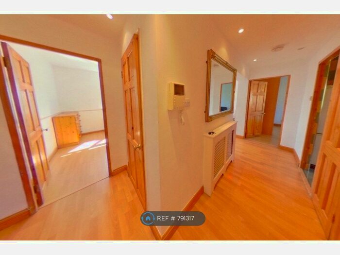2 Bedroom Flat To Rent In Stockwell, London, SW8