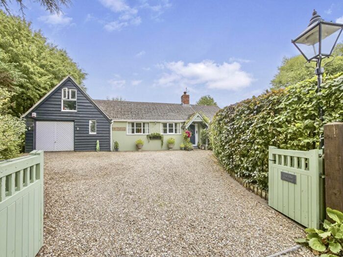 4 Bedroom Detached Bungalow For Sale In Foots Hill, Cann, SP7