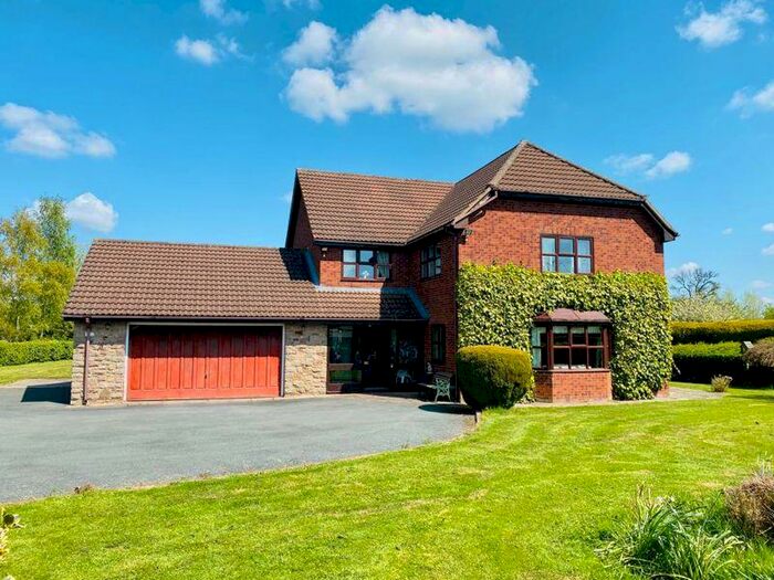 3 Bedroom Detached House For Sale In Cobhall Lane, HR2